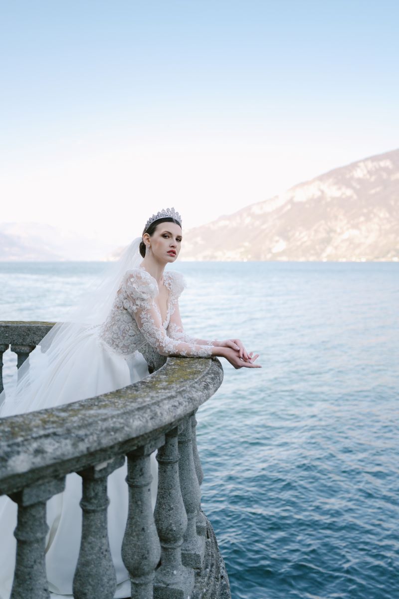 Η νέα Demetrios bridal collection ταξιδεύει στη Λίμνη Κόμο για να εμπνεύσει κάθε σύγχρονη νύφη