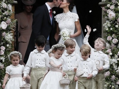 Ο λαμπερός γάμος της Πίπα Μίντλετον: Το νυφικό, οι καλεσμένοι και το πρώτο φιλί