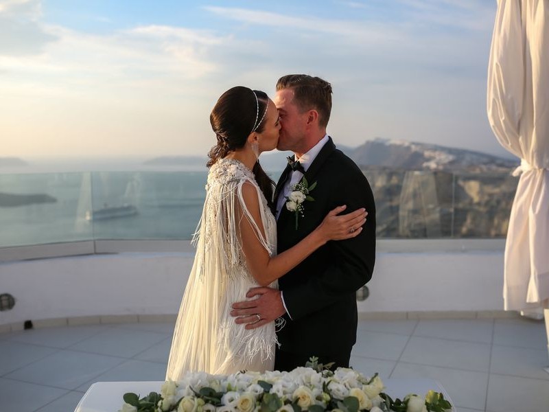 Rhiannon & Alex - Ένας λαμπερός γάμος στη Σαντορίνη!