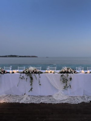 ΠΑΡΑΛΙΑΚΟΙ ΚΑΙ ΠΑΡΑΘΑΛΑΣΣΙΟΙ ΧΩΡΟΙ 2025-2026 - Οι ομορφότεροι χώροι δεξιώσεων δίπλα στη θάλασσα