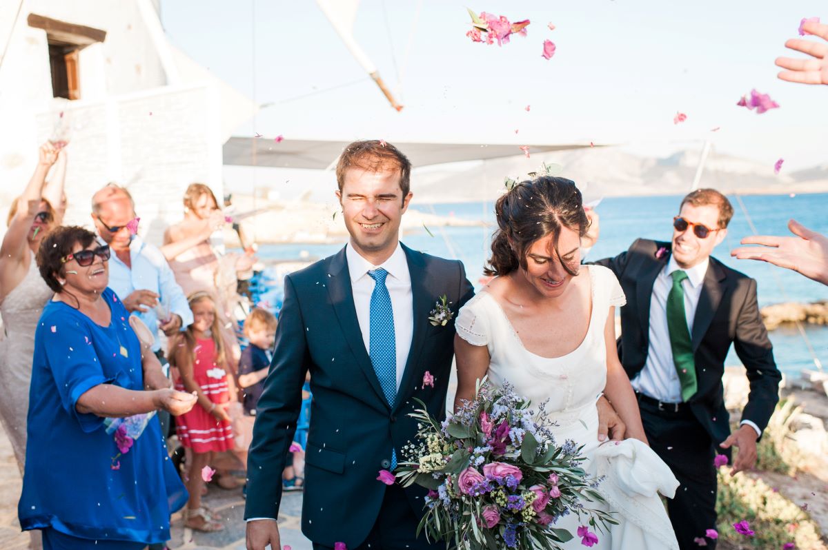 Γάμος στα Κουφονήσια με την αύρα της θάλασσας- Laura & Panos
