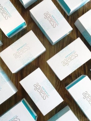 Jeunesse Instantly Ageless – Νεότητα και λάμψη που ξαφνιάζει σε μόλις 2 λεπτά!