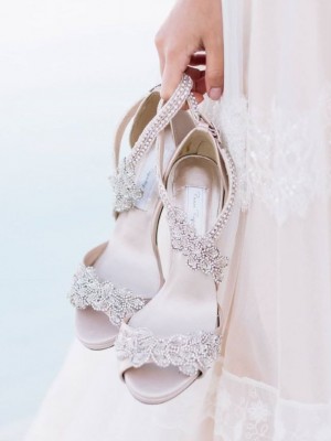 Panos Papadopoulos bridal shoes- τα παπούτσια που απογειώνουν την νυφική εμφάνιση