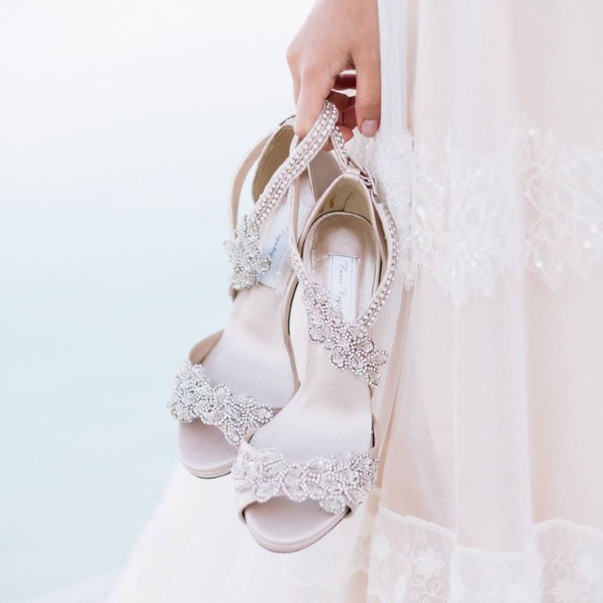 Panos Papadopoulos bridal shoes- τα παπούτσια που απογειώνουν την νυφική εμφάνιση