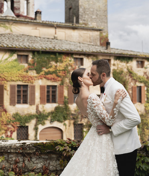 Ο CEO του οίκου Justin Alexander, Justin Warshaw παντρεύτηκε την εκλεκτή της καρδιάς του σε μια παραμυθένια τελετή στην Τοσκάνη!