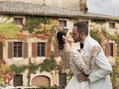 Ο CEO του οίκου Justin Alexander, Justin Warshaw παντρεύτηκε την εκλεκτή της καρδιάς του σε μια παραμυθένια τελετή στην Τοσκάνη!