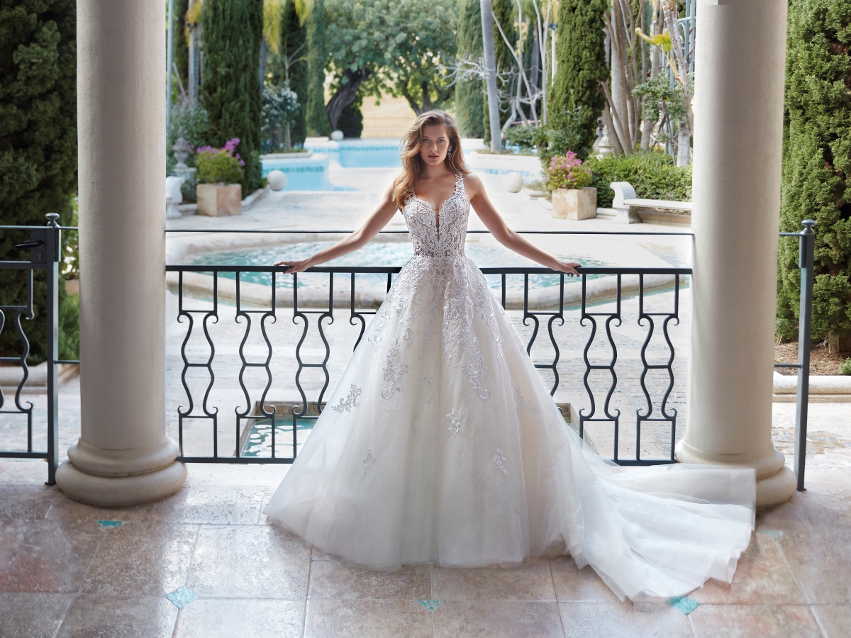 H νέα συλλoγή νυφικών Demetrios 2023, απογειώνει κάθε bridal εμφάνιση με τα iconic σχέδιά της!