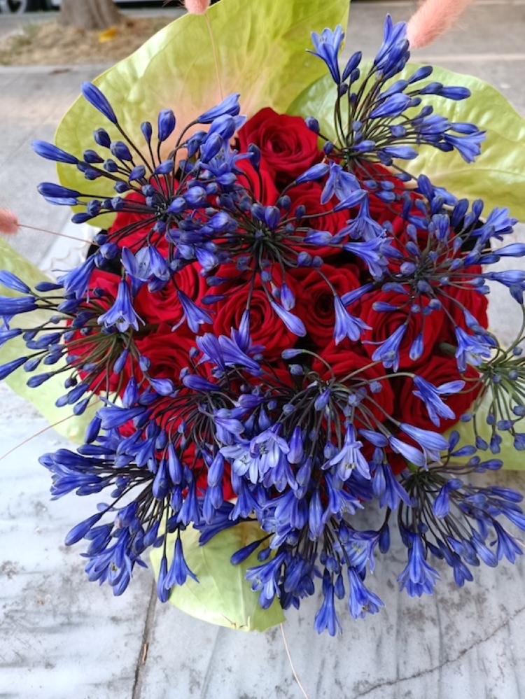 Στο Floral Events στον Βόλο, ο Μάξιμος Ζάντζος δημιουργεί ανθοστολισμούς-έργα τέχνης