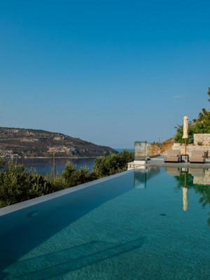 Ειδυλλιακός γάμος στο Manifest Boutique Hotel: Γεύσεις και αρώματα Μάνης, με θέα τα γαλάζια νερά του Οιτύλου