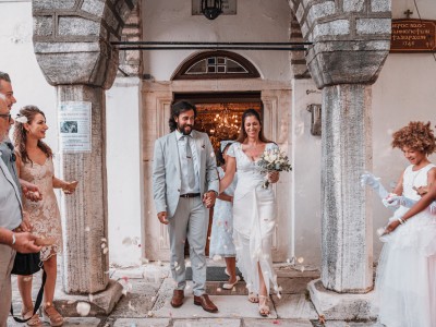 Έλενα & Meech: Ρομαντικός γάμος με μοναδικό φυσικό φόντο την Νταμούχαρη Πηλίου