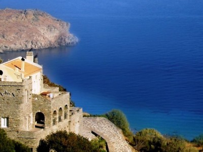 Στο Aegean Castle στην Άνδρο θα ζήσετε έναν ονειρεμένο γάμο στην καρδιά του Αιγαίου