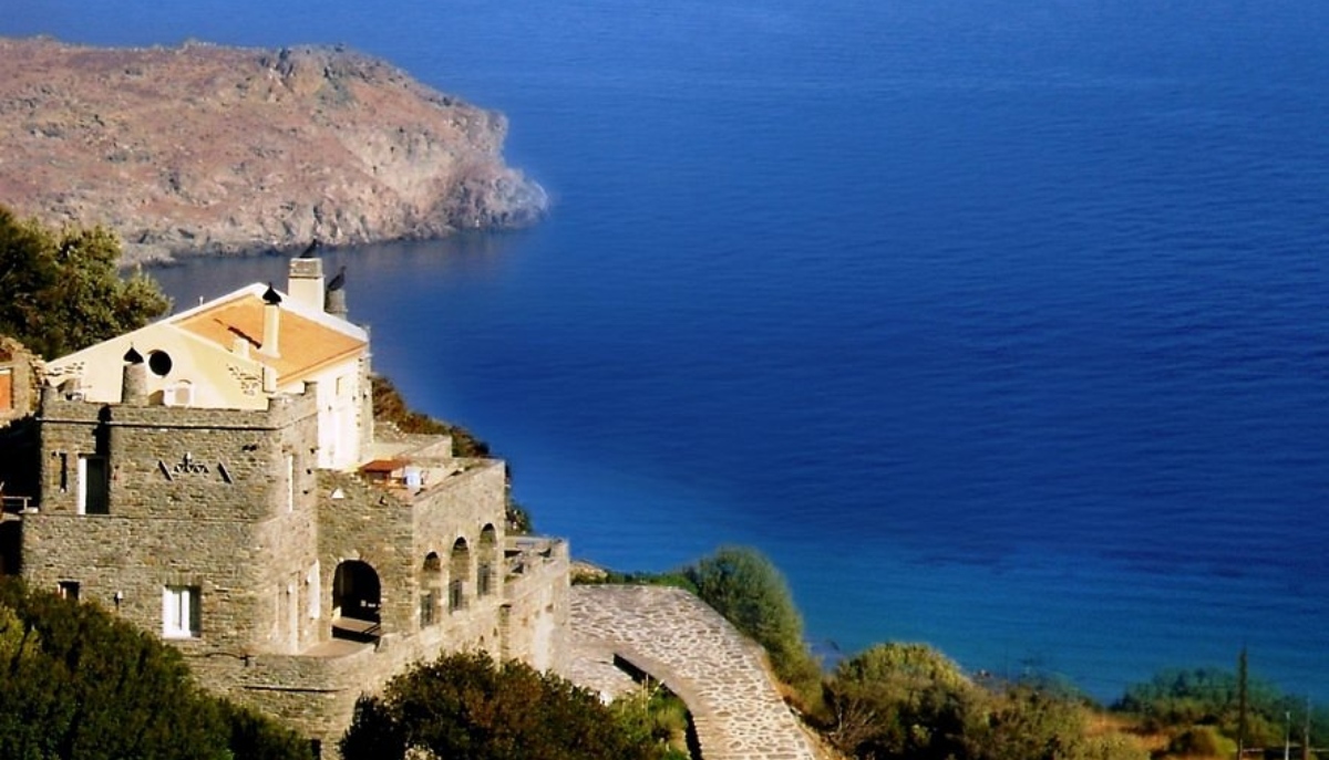 Στο Aegean Castle στην Άνδρο θα ζήσετε έναν ονειρεμένο γάμο στην καρδιά του Αιγαίου