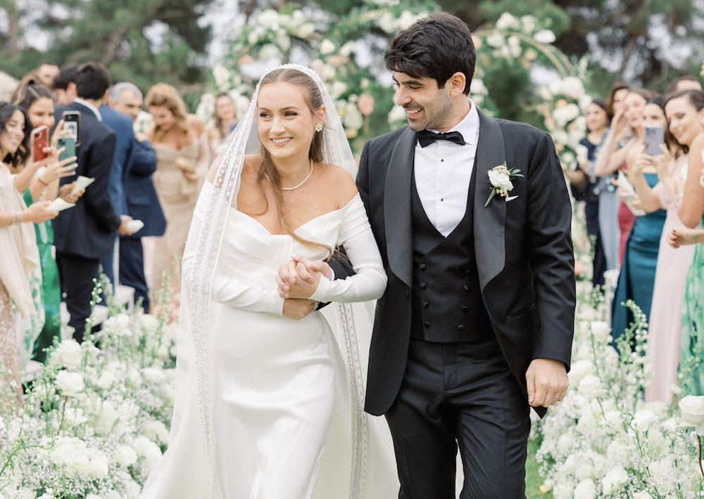 Laura & Houssam: Ρομαντικός γάμος στον υπέρκομψο χώρο του Golf Privé στη Γλυφάδα