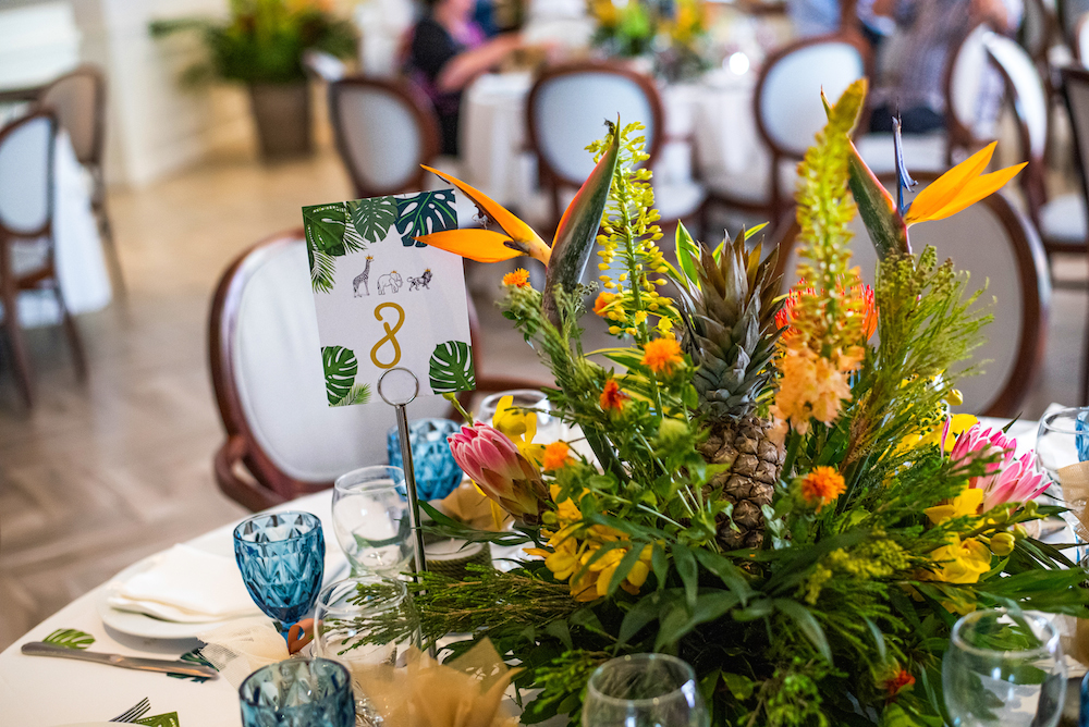 Tropical Baptism Vibes με την υπογραφή της Paris Flowers & της Everly Events