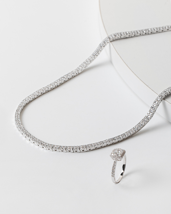 Trabakopoulos Jewelry: Ανακαλύψτε statement μονόπετρα και glamorous βέρες που κλέβουν την παράσταση!