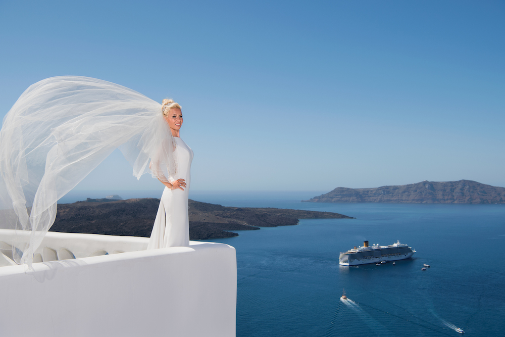 Στο Athina Luxury Suites στην Σαντορίνη,  θα ζήσετε την απόλυτη ονειρική ημέρα του γάμου σας
