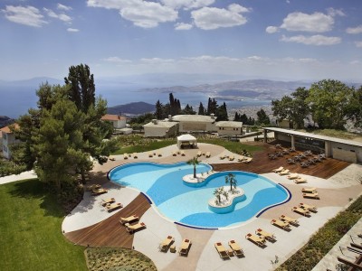 Xenia Palace Portarias – Ο έρωτας και ο γάμος στο καταφύγιό τους