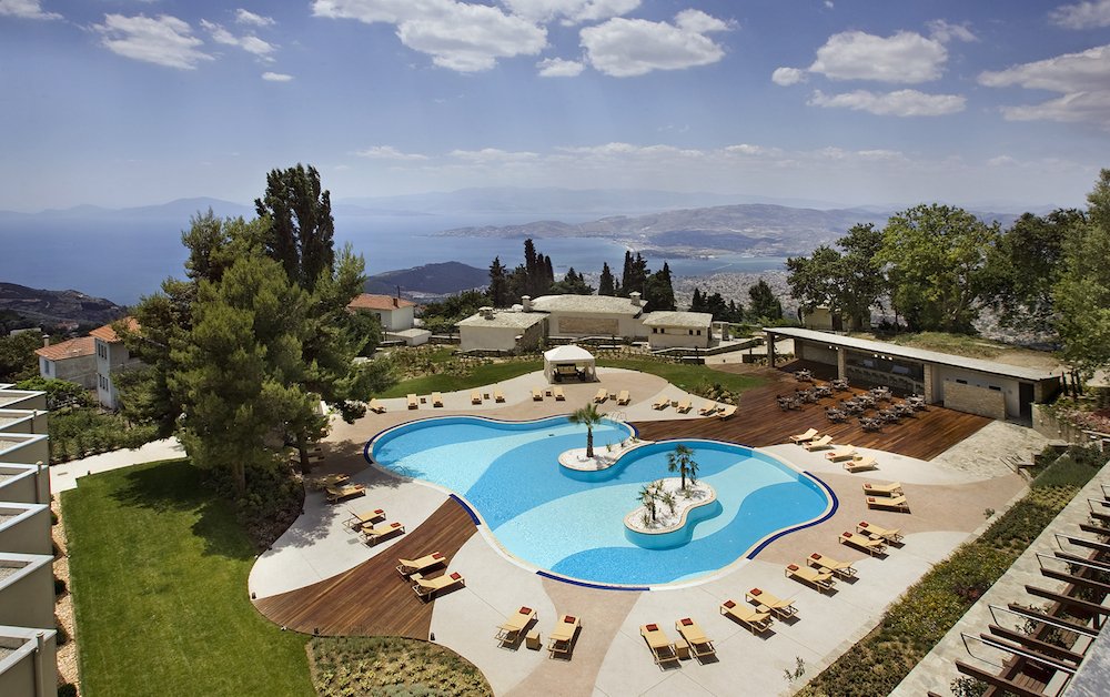 Xenia Palace Portarias – Ο έρωτας και ο γάμος στο καταφύγιό τους