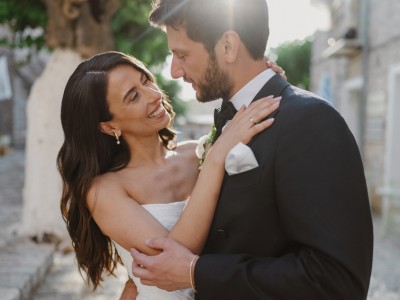 Ο γάμος της Chanele και του Nicolas στη Μάνη- Μια ένωση με ρίζες, παράδοση και κοσμοπολίτικη αύρα