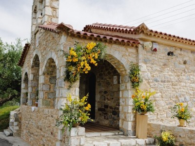 Η βάπτιση της Εβελίνας- Μια δροσερή, ανοιξιάτικη δημιουργία με την υπογραφή Noufaro Flowers