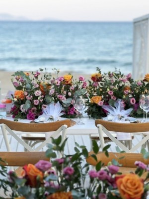 Γαλάζια Ακτή στο Σχοινιά– Ένας “island destination” γάμος δίπλα στο κύμα