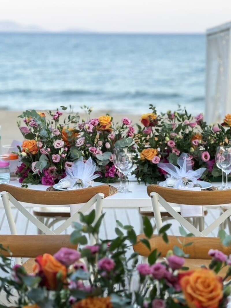 Γαλάζια Ακτή στο Σχοινιά– Ένας “island destination” γάμος δίπλα στο κύμα