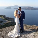 Ένας Γάμος και 4 Σκηνικά – Ο Ρομαντικός Γάμος της Άννας και του Γρηγόρη από την Αθήνα και το Σούνιο έως τη Μήλο και τη Σαντορίνη