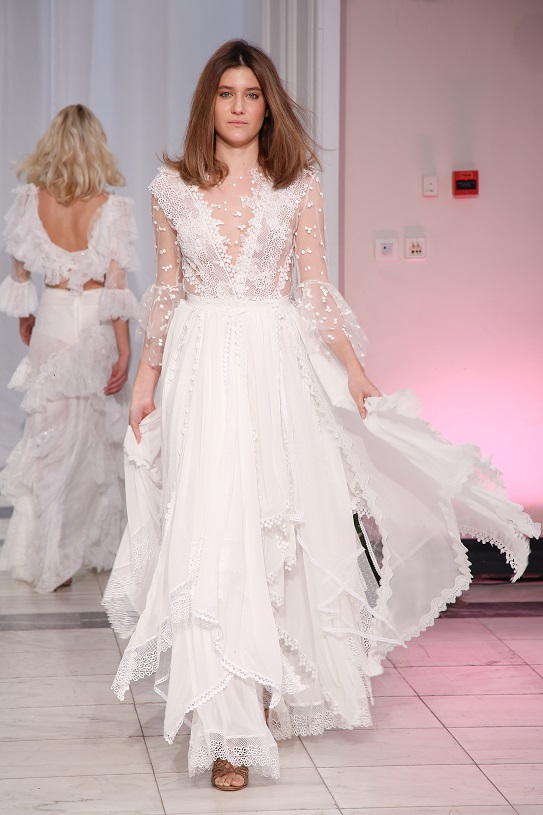 Φαντασμαγορική η Νella Ioannou με νυφικά που ξεχώρισαν στη Bridal Fashion Week