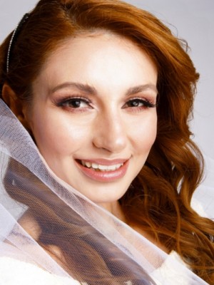 Νυφικό μακιγιάζ από τη Nicole K με τη λάμψη και τη φωτογένεια ενός μοντέλου για την  ημέρα του γάμου σας