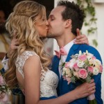 O Κωνσταντίνος Αναγνώστου του Imagine Studio, αιχμαλωτίζει μέσα από το φακό του όλες τις πανέμορφες στιγμές του γάμου σας!