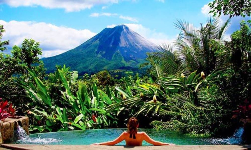 COSTA RICA WOMAN POOL 1000 HONEYMOON