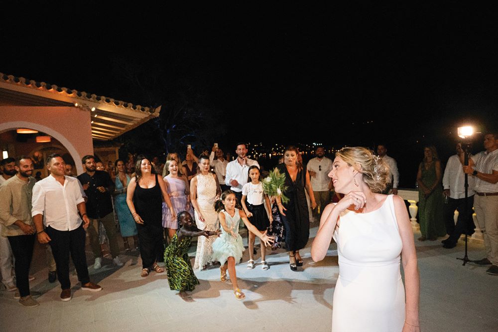 BOUQUET THROW