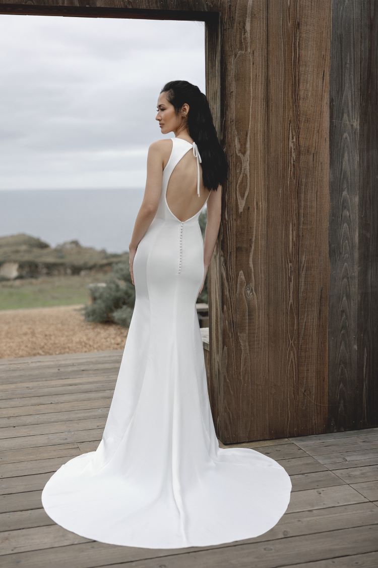 freida full back 75011409 Freida FB Adore Justin Alexander 1