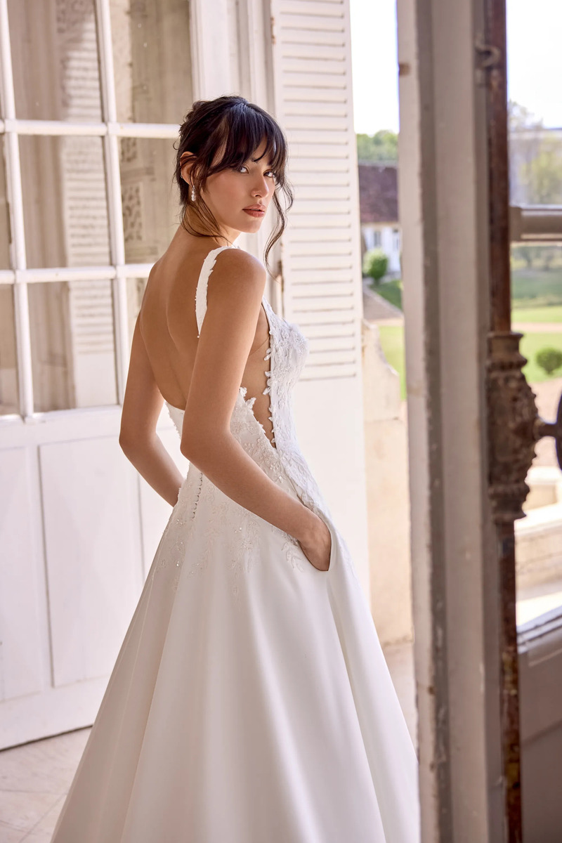 11435 Madeline BC Adore Justin Alexander