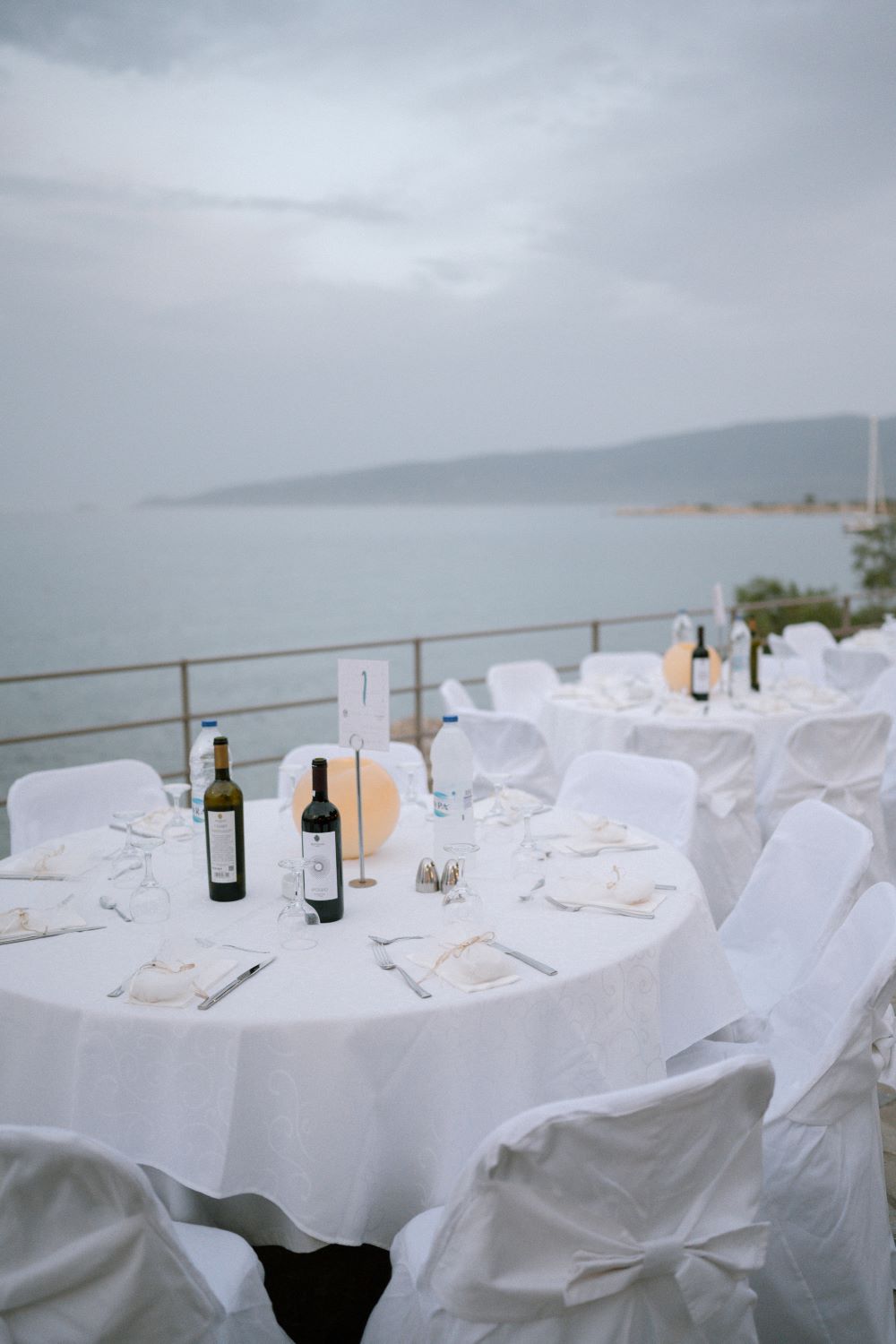 KS PAROU TABLE SEA VIEW