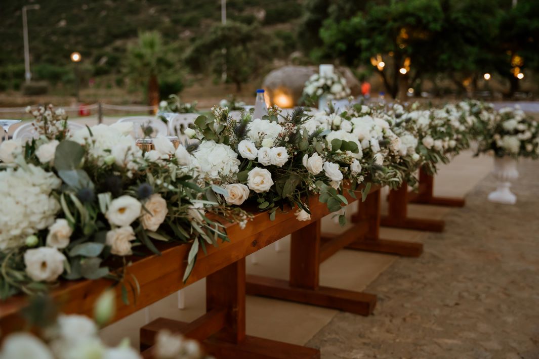 NC 45 TABLE FLORALS CLOSEUP PINELOPI 915 of 1150