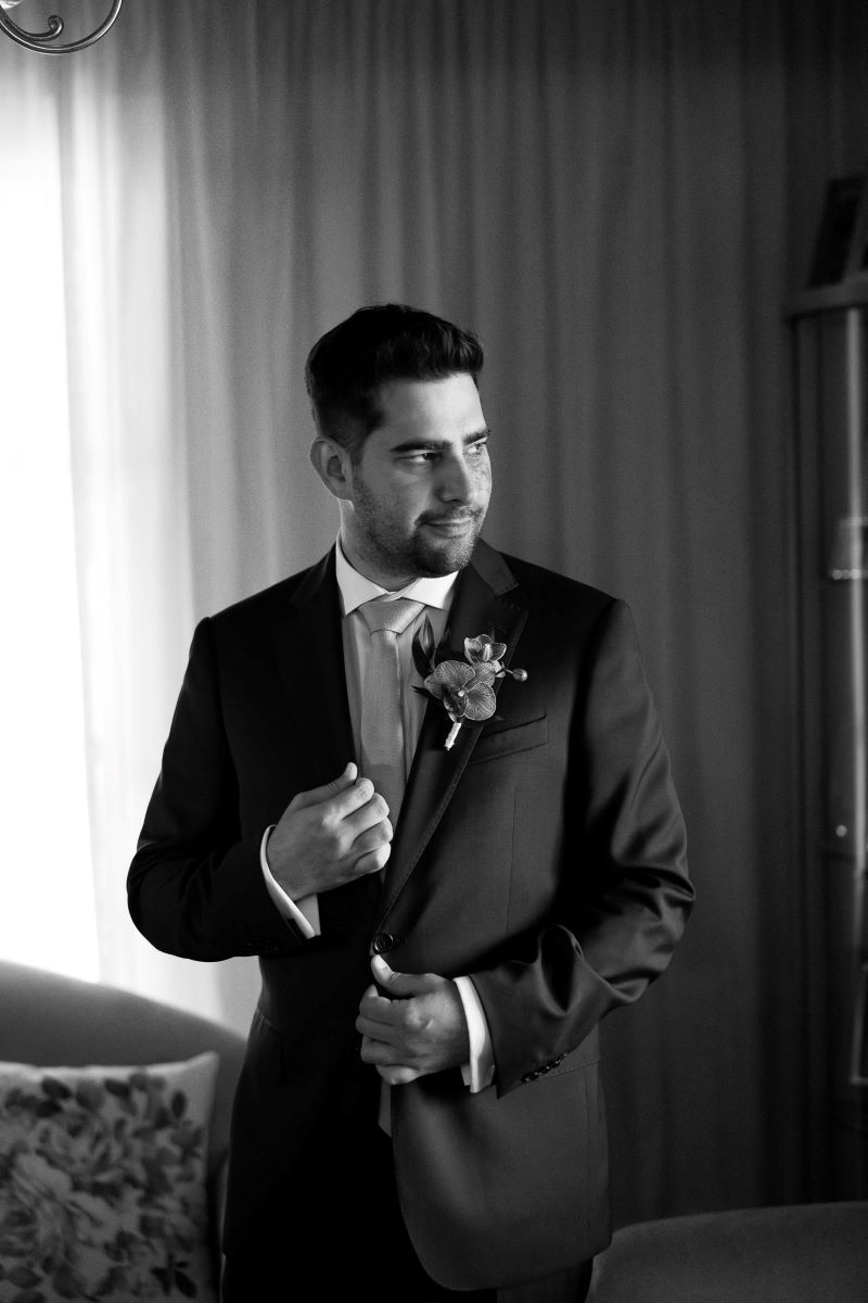 REP 06 GROOM BLACK WHITE