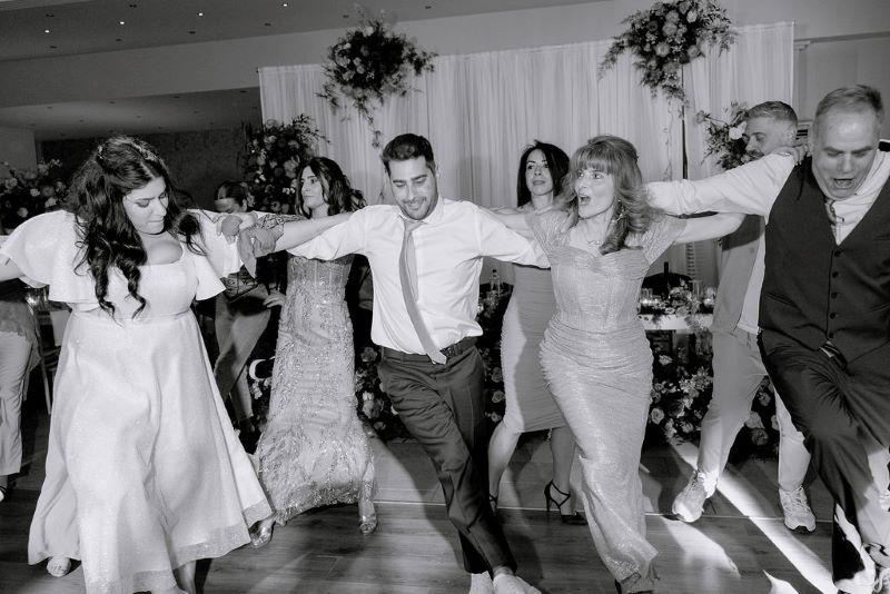 dance sirtaki black white 800jpg