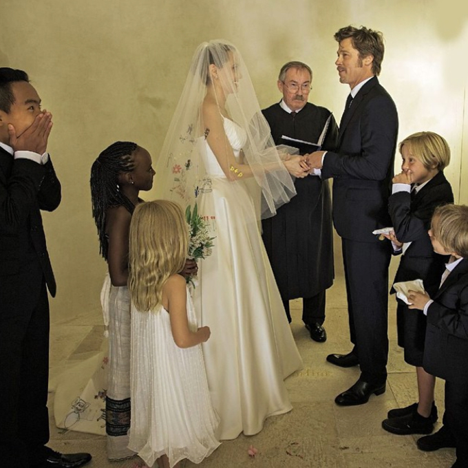 celebrity wedding moments brad pitt angelina jolie
