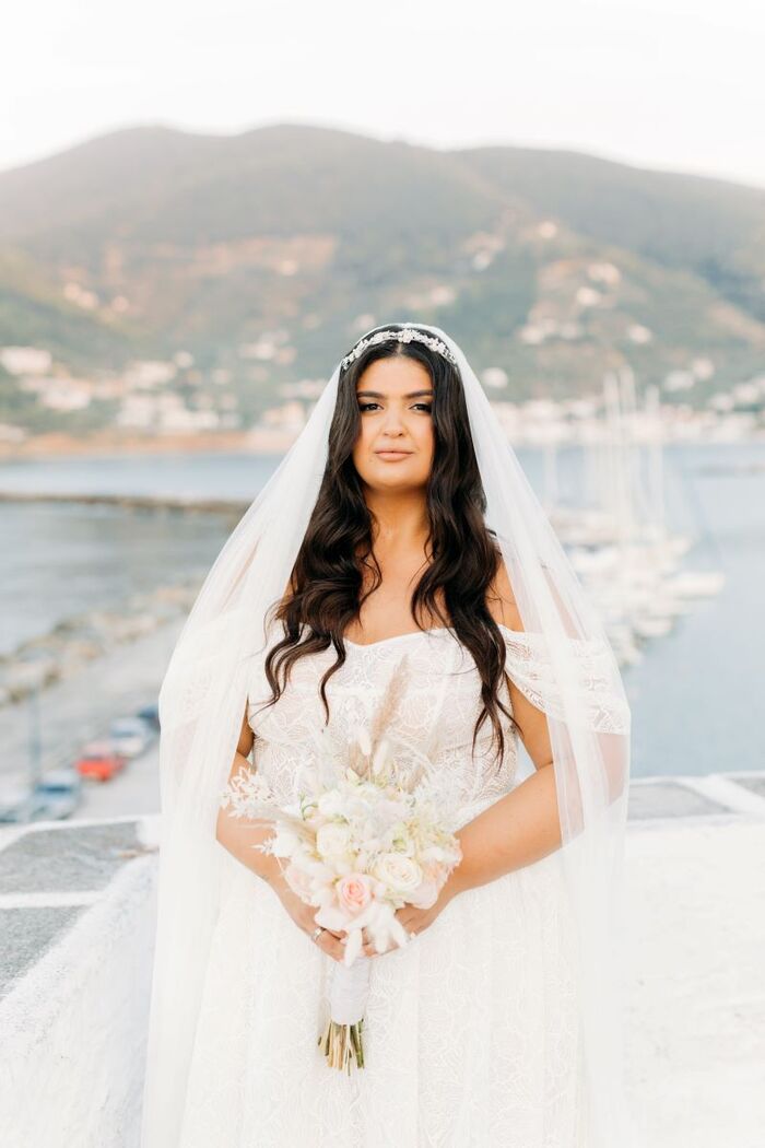 RED 01 bg25 01aa bride
