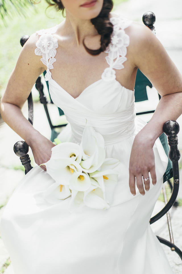 choose_your_colors_white_calla-lilies-wedding-bouquet.jpg