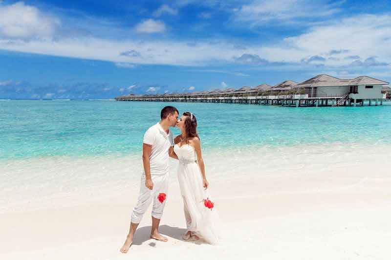 maldives-honeymoon-couples.jpg