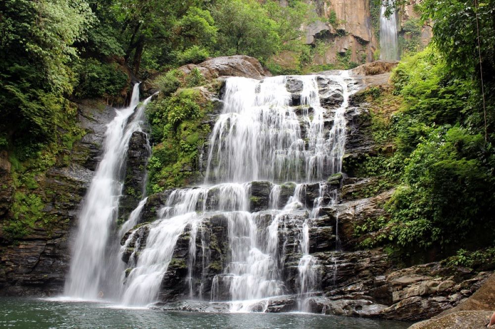 nauyaca 1000 waterfalls in costa rica