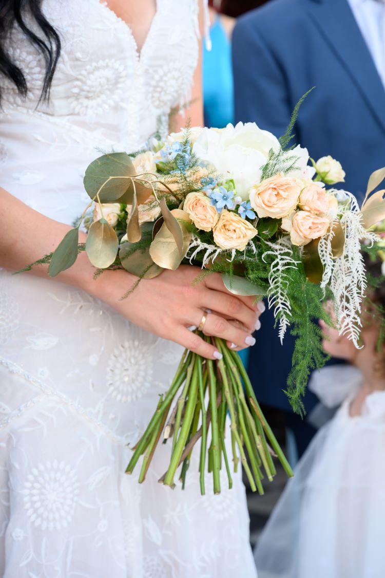 vog bouquet bride