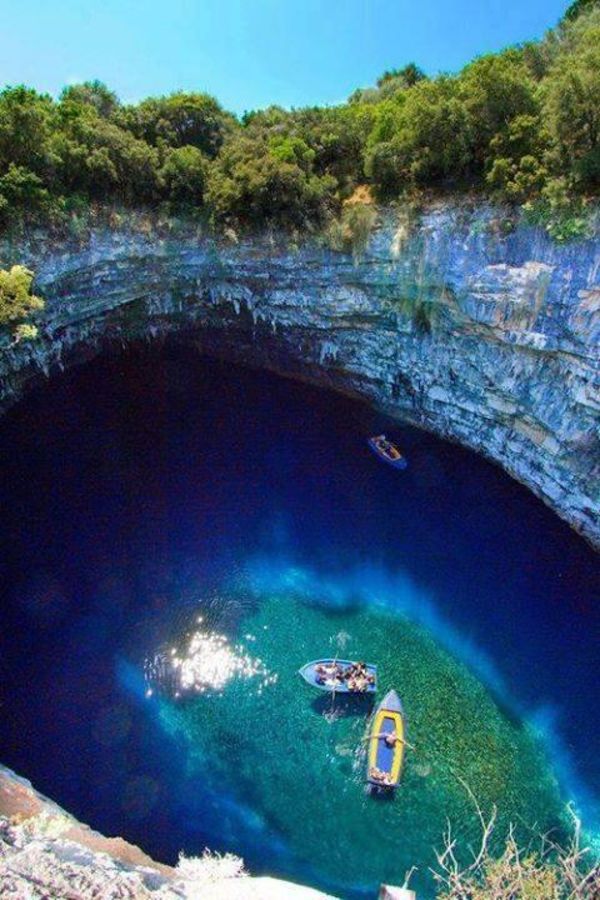 KEFALONIA MELISSANI SPILIA